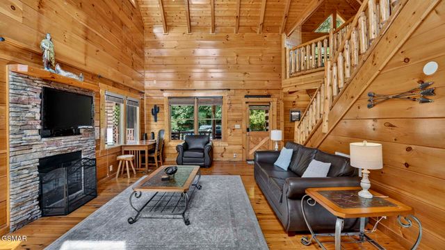 1123 Towering Oaks Drive, Sevierville, TN 37876