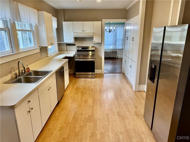 17 Pleasant Street, Utica, NY 13501