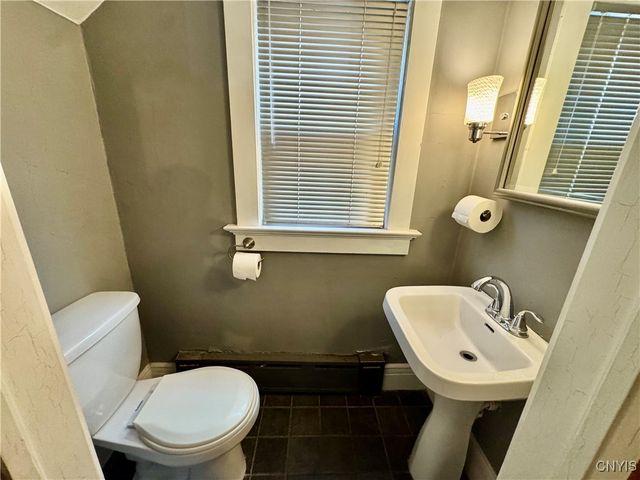 17 Pleasant Street, Utica, NY 13501