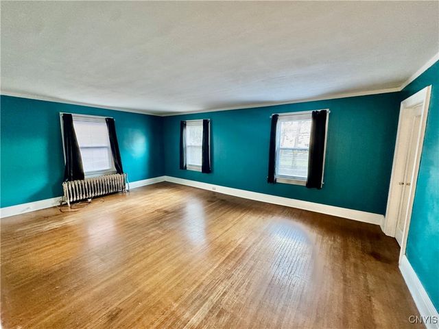 17 Pleasant Street, Utica, NY 13501