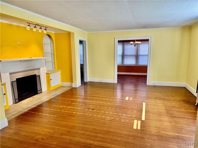 17 Pleasant Street, Utica, NY 13501