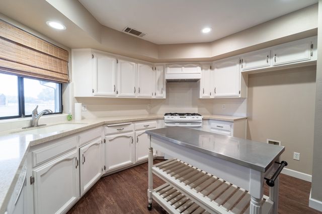 1428 Killette Road, Tulare, CA 93274