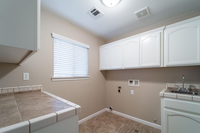 1428 Killette Road, Tulare, CA 93274