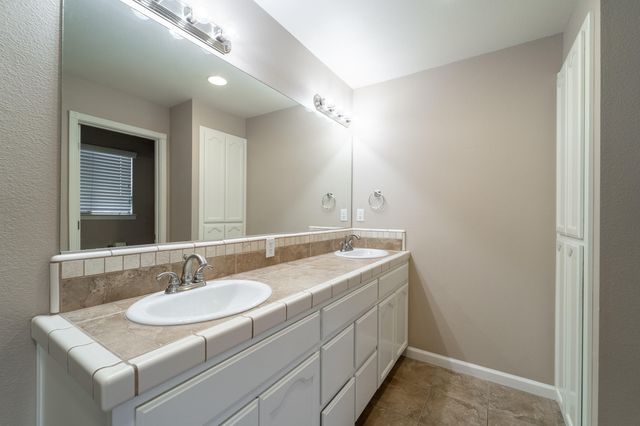 1428 Killette Road, Tulare, CA 93274