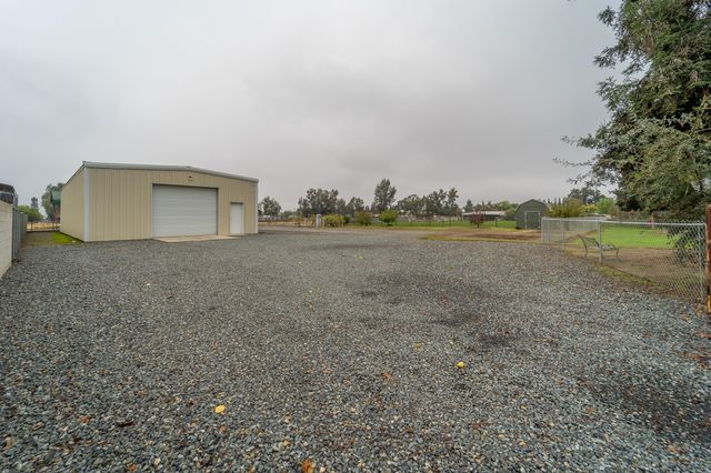 1428 Killette Road, Tulare, CA 93274