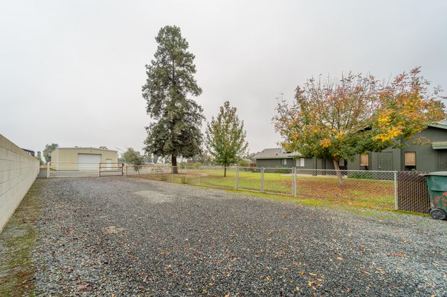 1428 Killette Road, Tulare, CA 93274