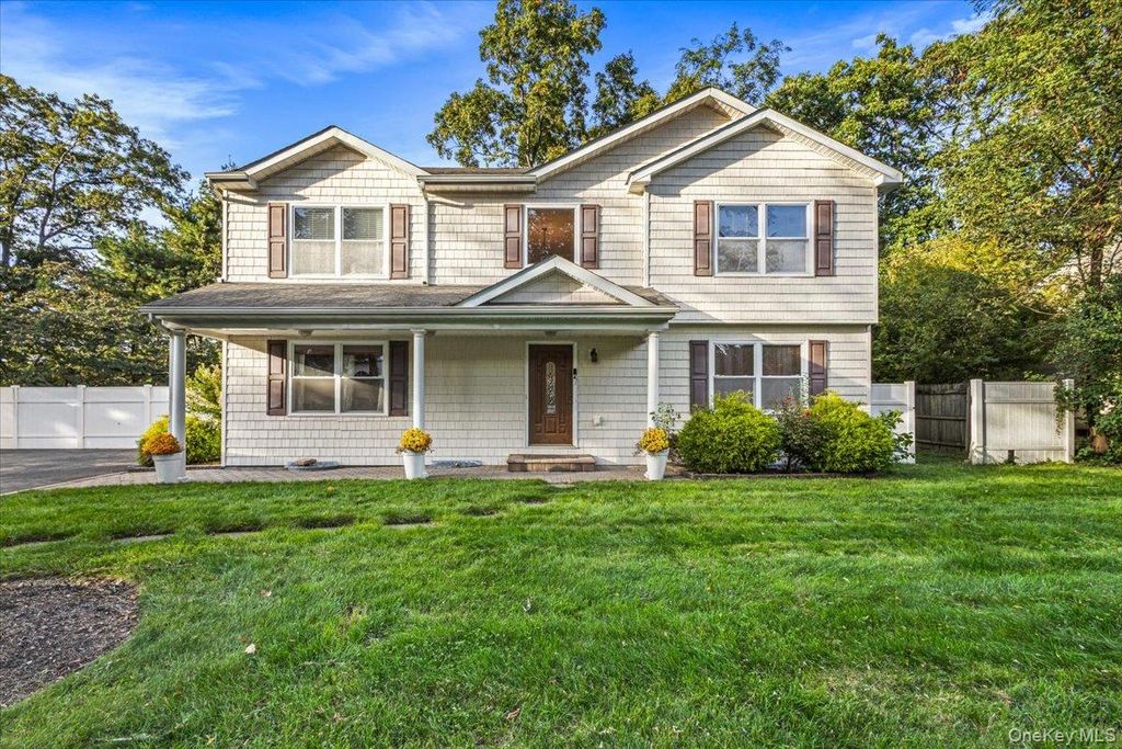 61 Delamere Street, Huntington, NY 11743 — exterior