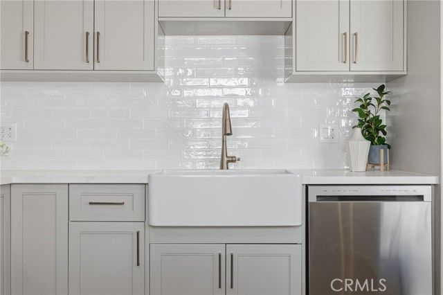 9502 Via Salerno, Burbank, CA 91504