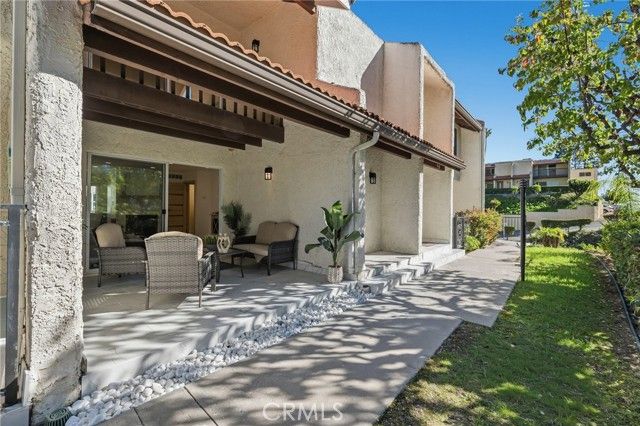 9502 Via Salerno, Burbank, CA 91504