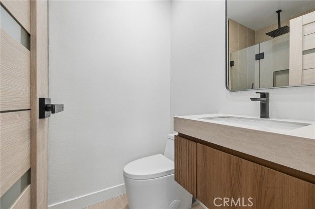 9502 Via Salerno, Burbank, CA 91504