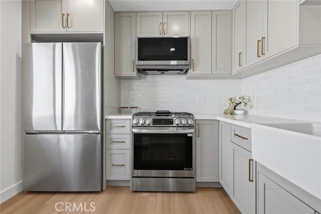 9502 Via Salerno, Burbank, CA 91504