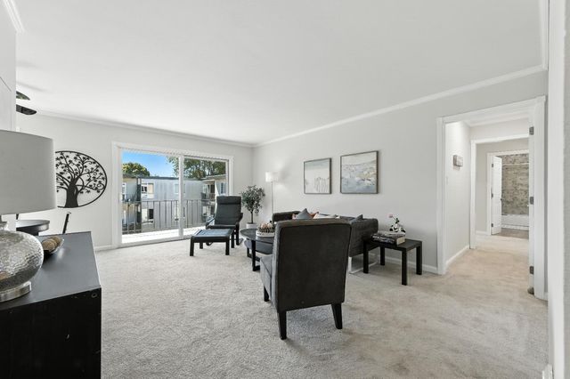 932 Peninsula Avenue 406, San Mateo, CA 94401