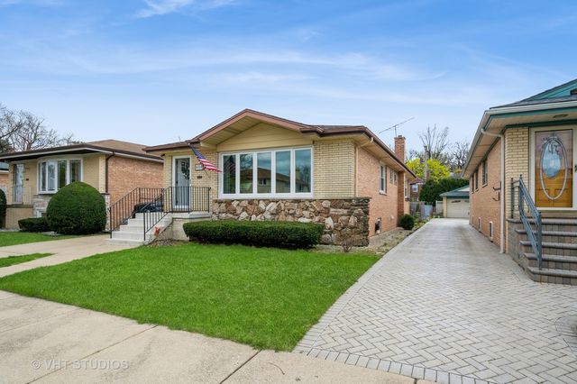 6814 N Dowagiac Avenue, Chicago, IL 60646