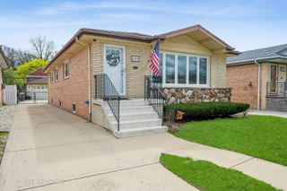 6814 N Dowagiac Avenue, Chicago, IL 60646