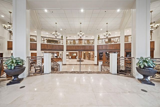 3525 Sage Road 404, Houston, TX 77056