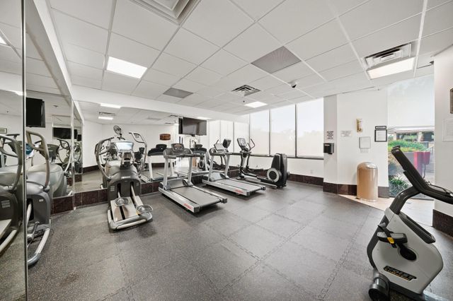 3525 Sage Road 404, Houston, TX 77056