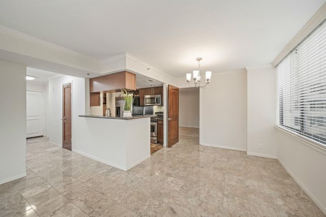 3525 Sage Road 404, Houston, TX 77056