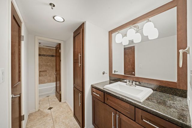 3525 Sage Road 404, Houston, TX 77056