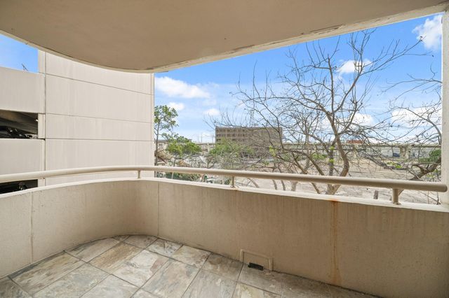 3525 Sage Road 404, Houston, TX 77056