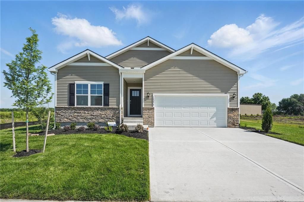 17759 Red Bird Street, Gardner, KS 66030