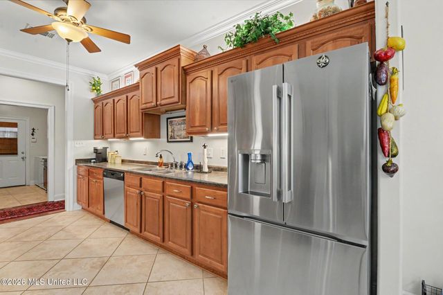 5562 E Diamondhead Drive, Diamondhead, MS 39525