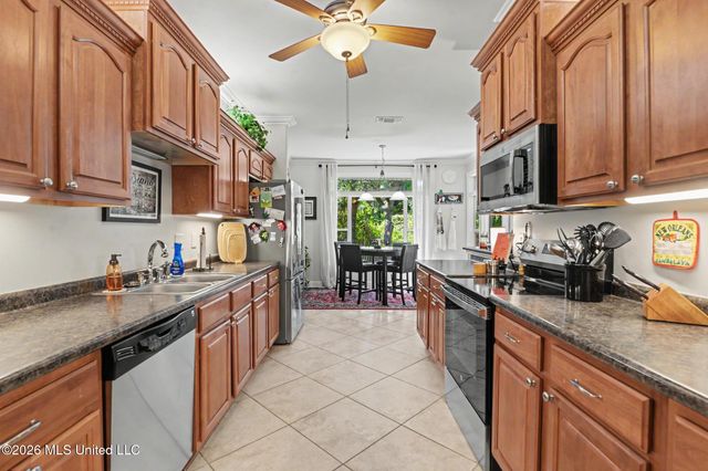 5562 E Diamondhead Drive, Diamondhead, MS 39525
