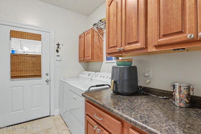 5562 E Diamondhead Drive, Diamondhead, MS 39525