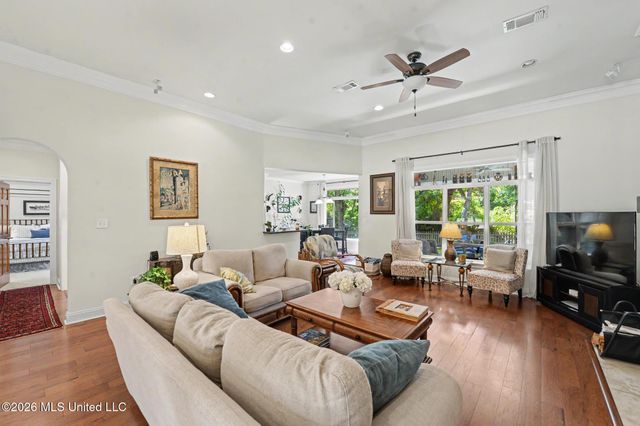 5562 E Diamondhead Drive, Diamondhead, MS 39525