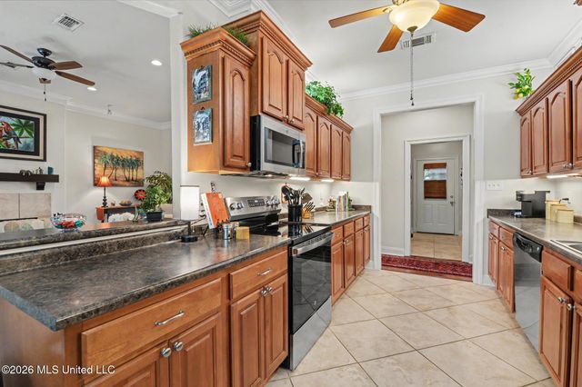 5562 E Diamondhead Drive, Diamondhead, MS 39525