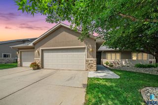 722 E 70th Pl # 722, Sioux Falls, SD 57108