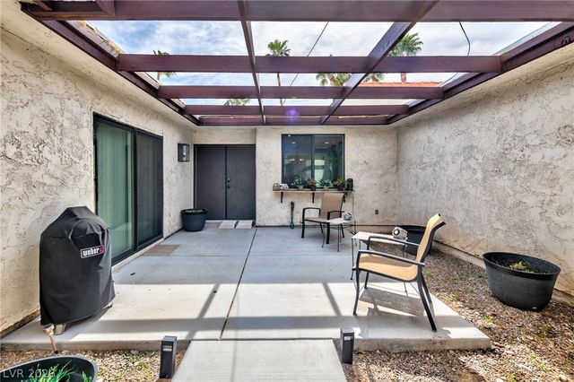 2461 El Paseo Circle, Las Vegas, NV 89121