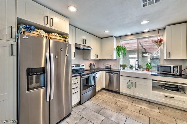 2461 El Paseo Circle, Las Vegas, NV 89121