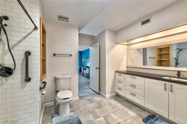 2461 El Paseo Circle, Las Vegas, NV 89121