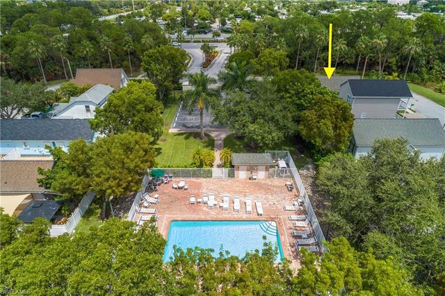 538 Leawood CIR, Naples, FL 34104
