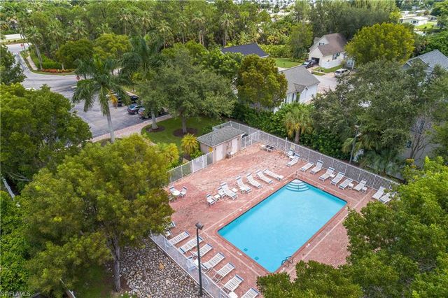 538 Leawood CIR, Naples, FL 34104
