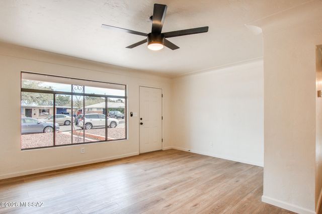 201 N Ave Carolina, Tucson, AZ 85711