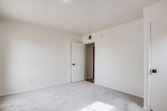 201 N Ave Carolina, Tucson, AZ 85711