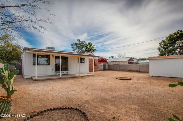 201 N Ave Carolina, Tucson, AZ 85711