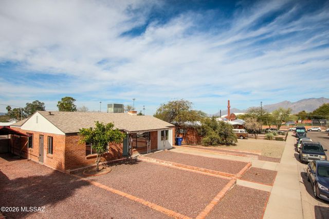 201 N Ave Carolina, Tucson, AZ 85711