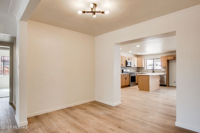 201 N Ave Carolina, Tucson, AZ 85711