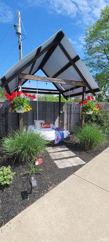 53040 Glenmoor Street, Elkhart, IN 46514