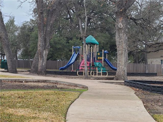 5704 Levenwood LN, Austin, TX 78724