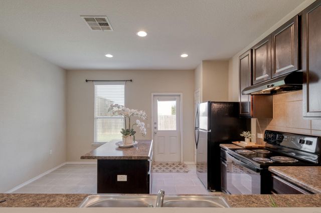 5704 Levenwood LN, Austin, TX 78724