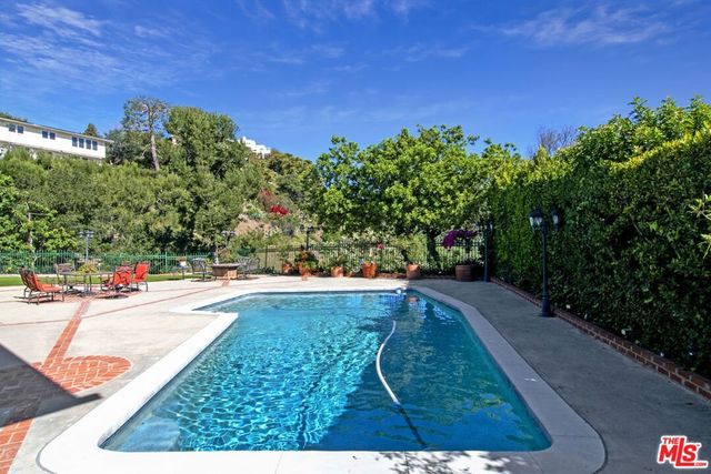 2546 Cordelia Road, Los Angeles, CA 90049