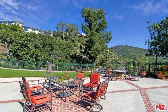 2546 Cordelia Road, Los Angeles, CA 90049