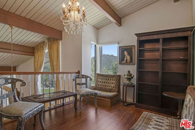 2546 Cordelia Road, Los Angeles, CA 90049