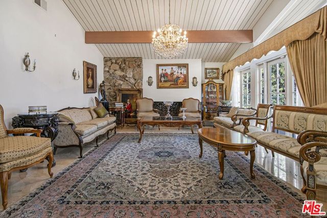 2546 Cordelia Road, Los Angeles, CA 90049