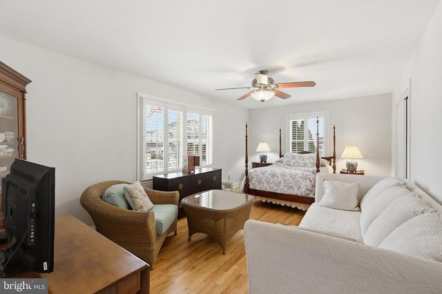 33 SANDS POINT RD, Waretown, NJ 08758