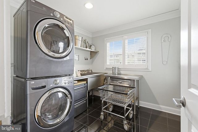 33 SANDS POINT RD, Waretown, NJ 08758