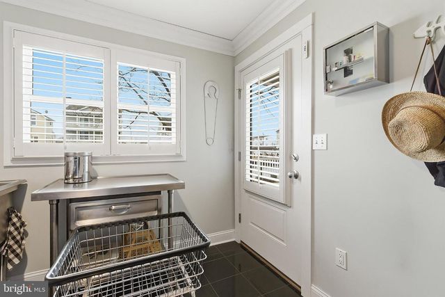 33 SANDS POINT RD, Waretown, NJ 08758